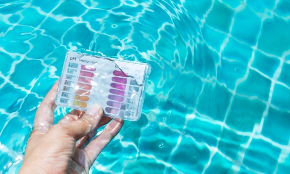How to Test Pool Water Without a Kit