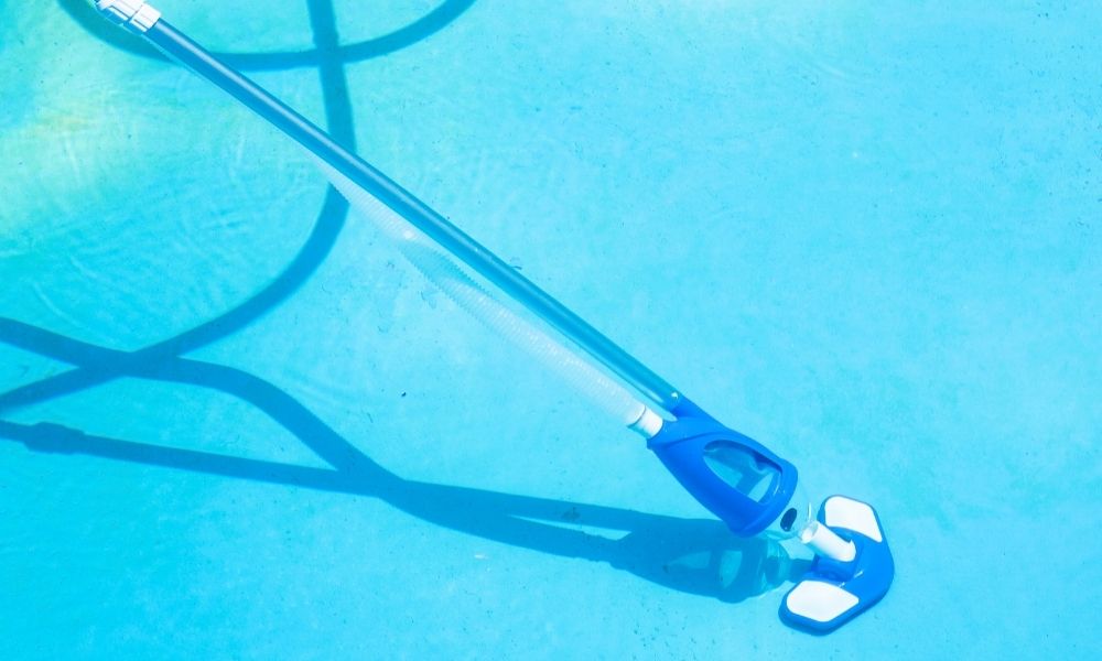 guide on how to vacuum a pool